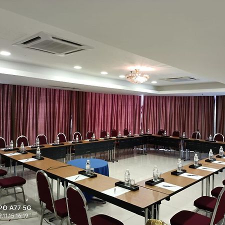 Hotel Sfera Lumut Exterior foto