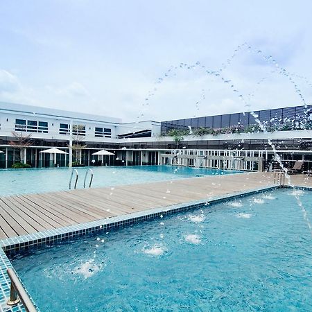 Hotel Sfera Lumut Exterior foto