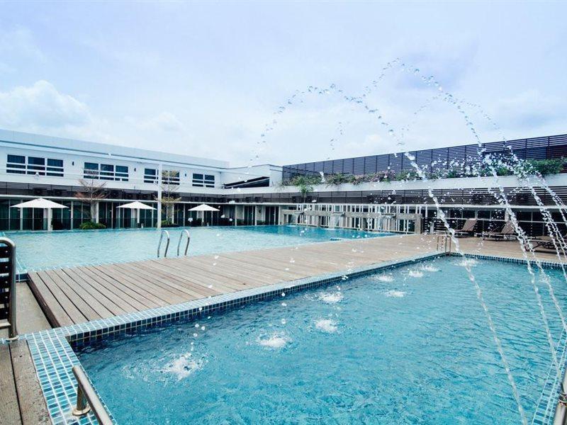 Hotel Sfera Lumut Exterior foto