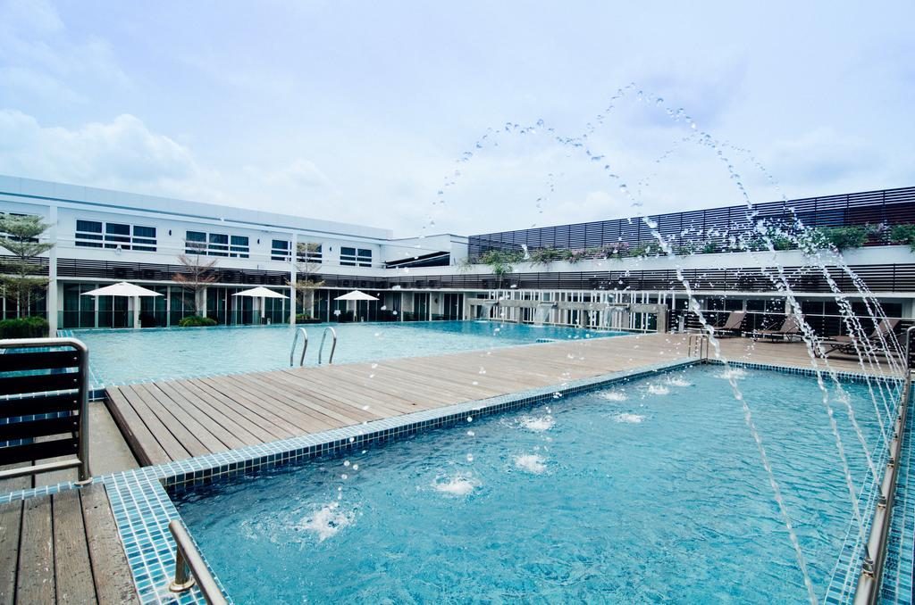 Hotel Sfera Lumut Exterior foto