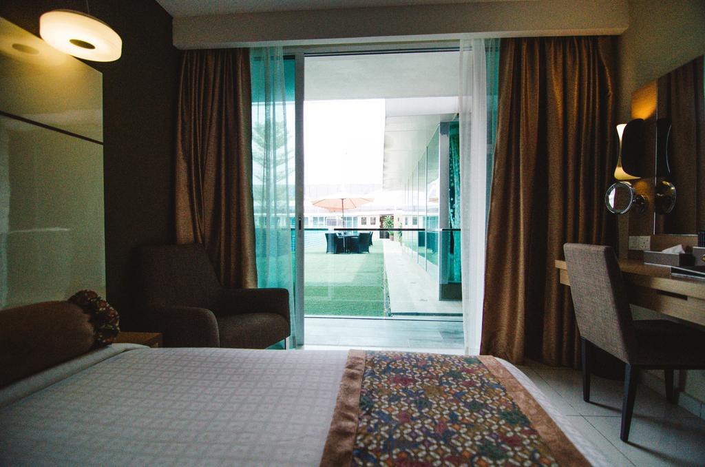 Hotel Sfera Lumut Exterior foto