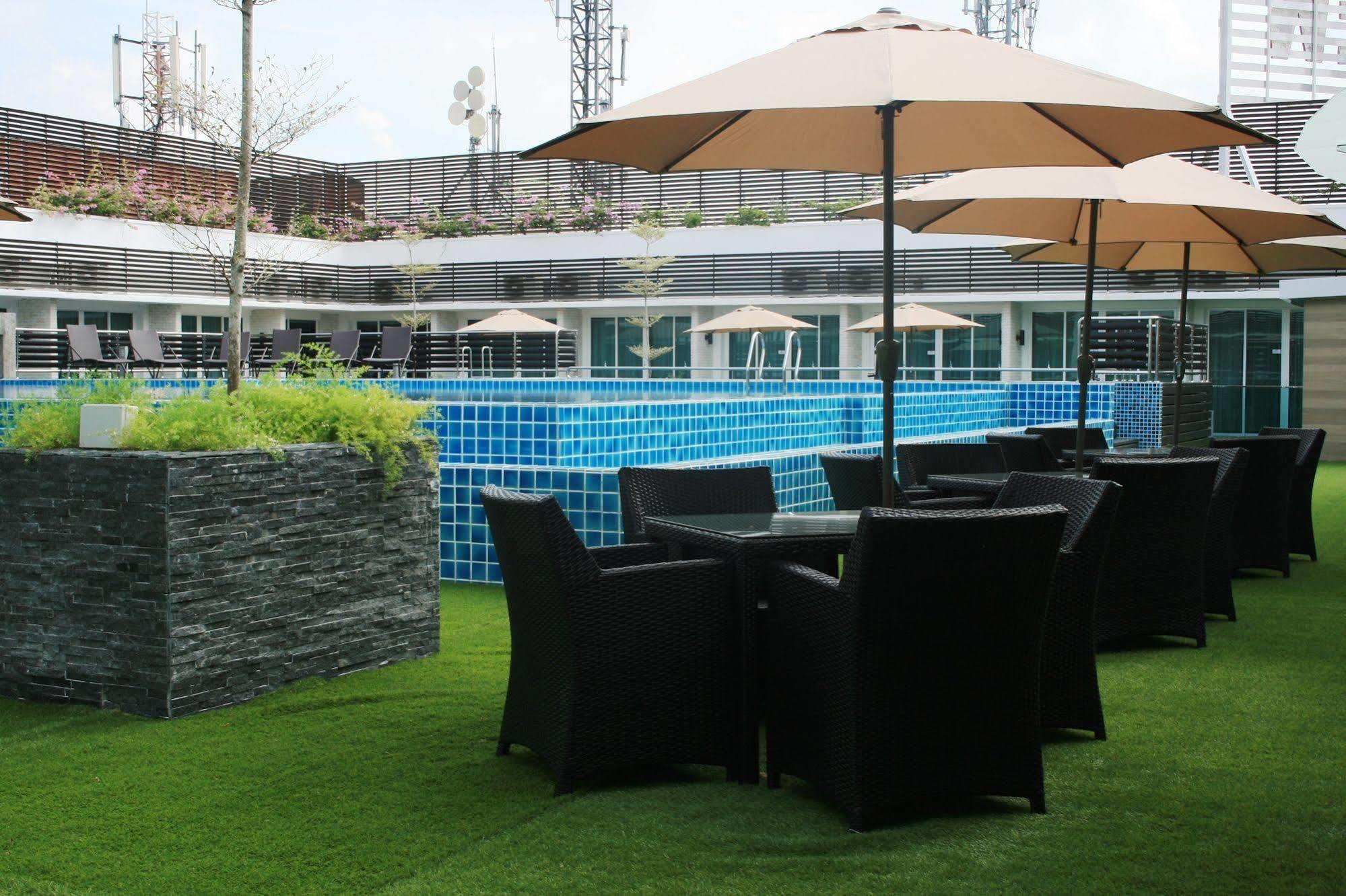 Hotel Sfera Lumut Exterior foto