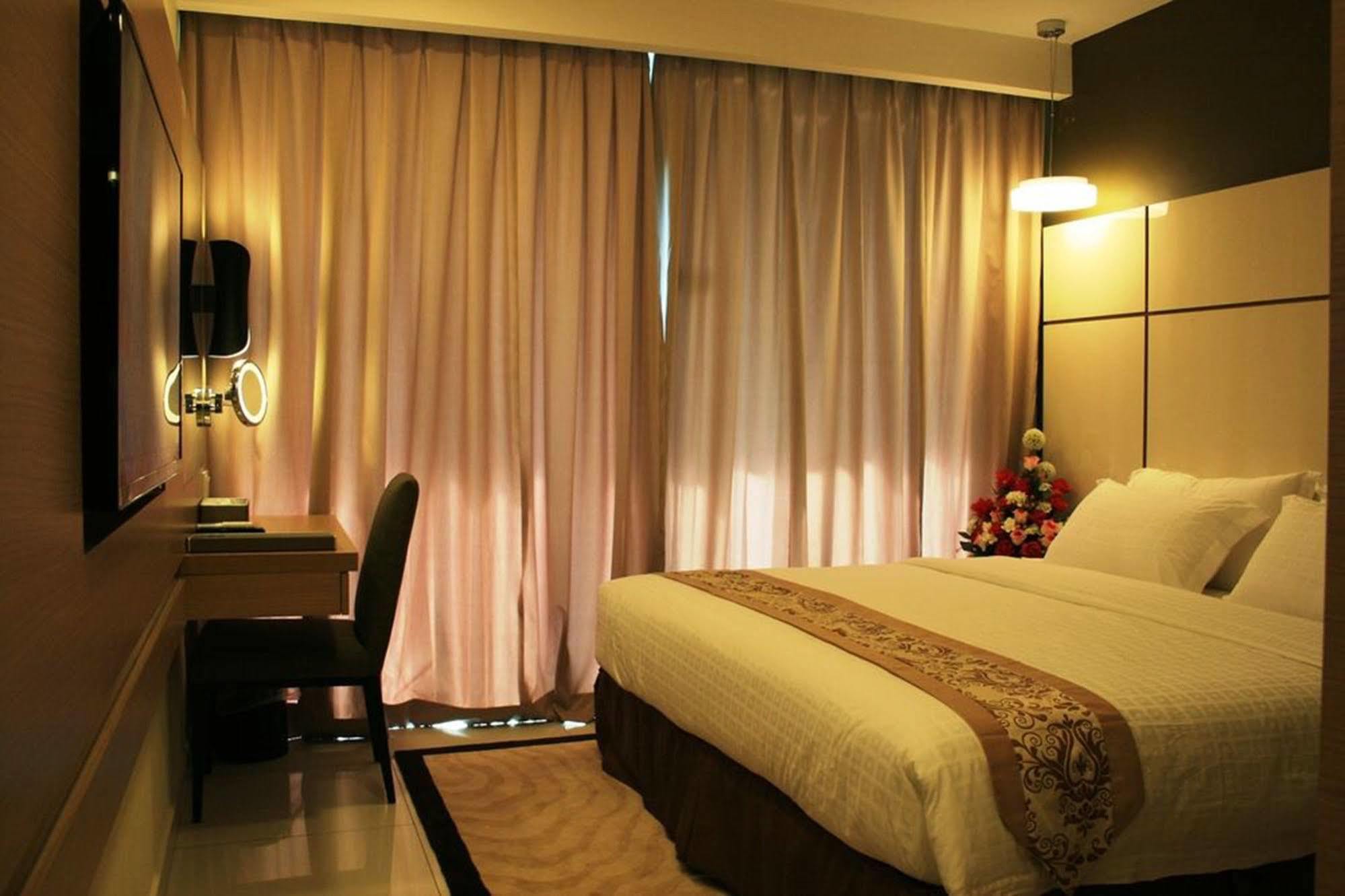 Hotel Sfera Lumut Exterior foto