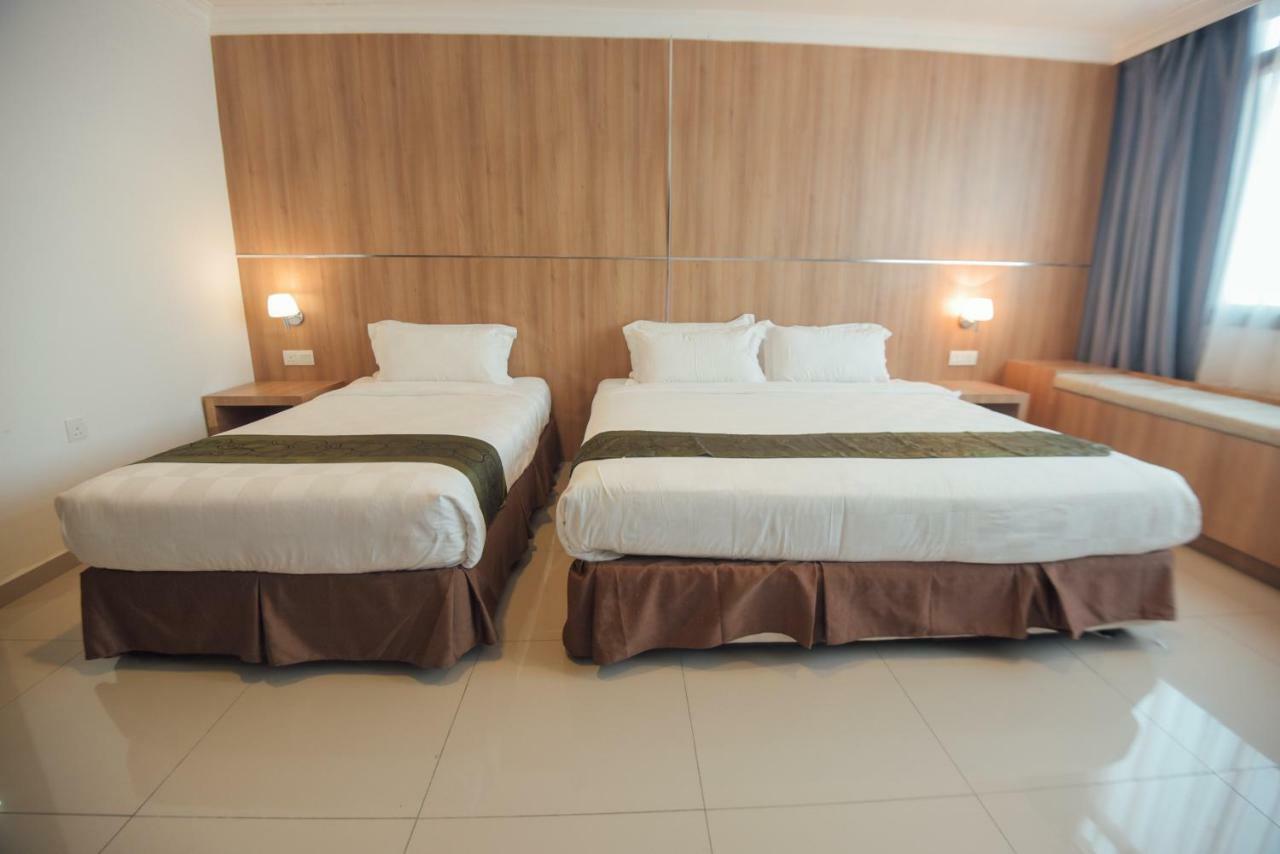 Hotel Sfera Lumut Exterior foto