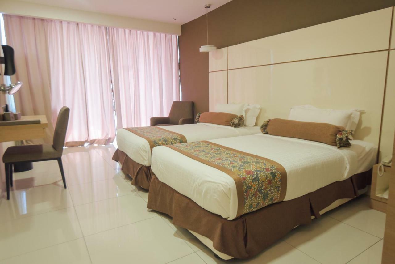 Hotel Sfera Lumut Exterior foto